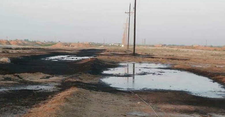 تحذيراتٌ من كارثةٍ بيئيّةٍ شرقي سوريا بسببِ التلوثِ النفطي